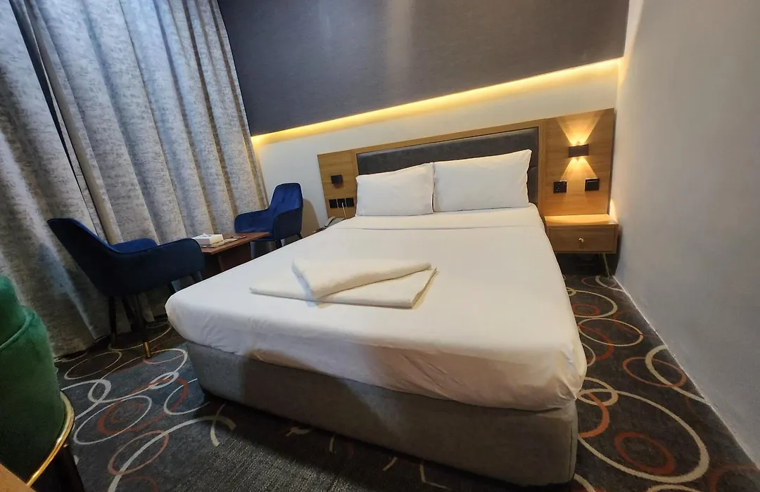 Melody Queen Hotel By Aura-1
